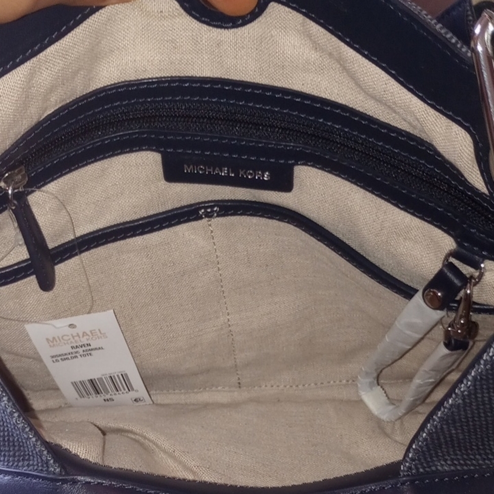NWT Michael Kors Black Structured Shoulder Bag with Silver Hardware - Picture 2 of 7
